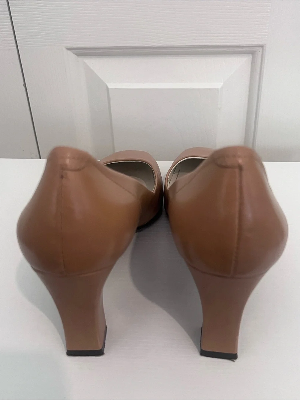 Calvin Klein Women’s Roxy Tan Block Heel Pumps Size 7M